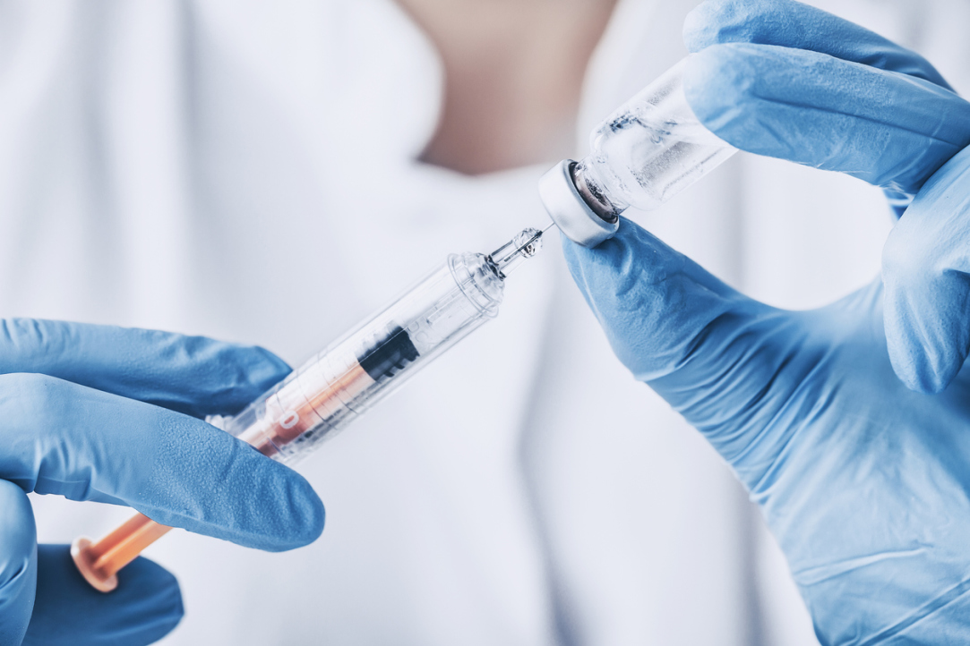 Иллюстрация к новости: Почему в период пандемии COVID-19 важно вакцинироваться от гриппа